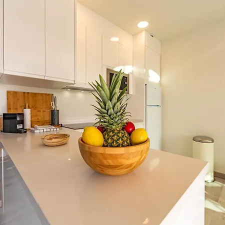 Apartment Centre-terrace, Pool, Parking & Home-office