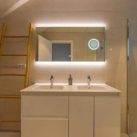 Apartment Centre-terrace, Pool, Parking & Home-office *