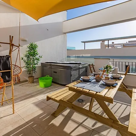 Apartment Centre-terrace, Pool, Parking & Home-office Tarifa
