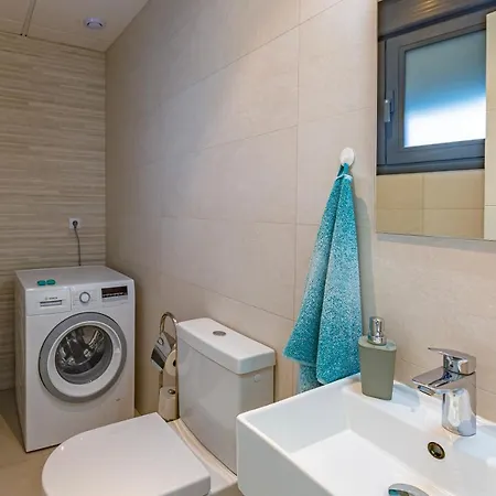 Apartment Centre-terrace, Pool, Parking & Home-office *