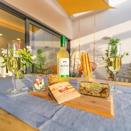 Appartamento Centre-terrace, Pool, Parking & Home-office